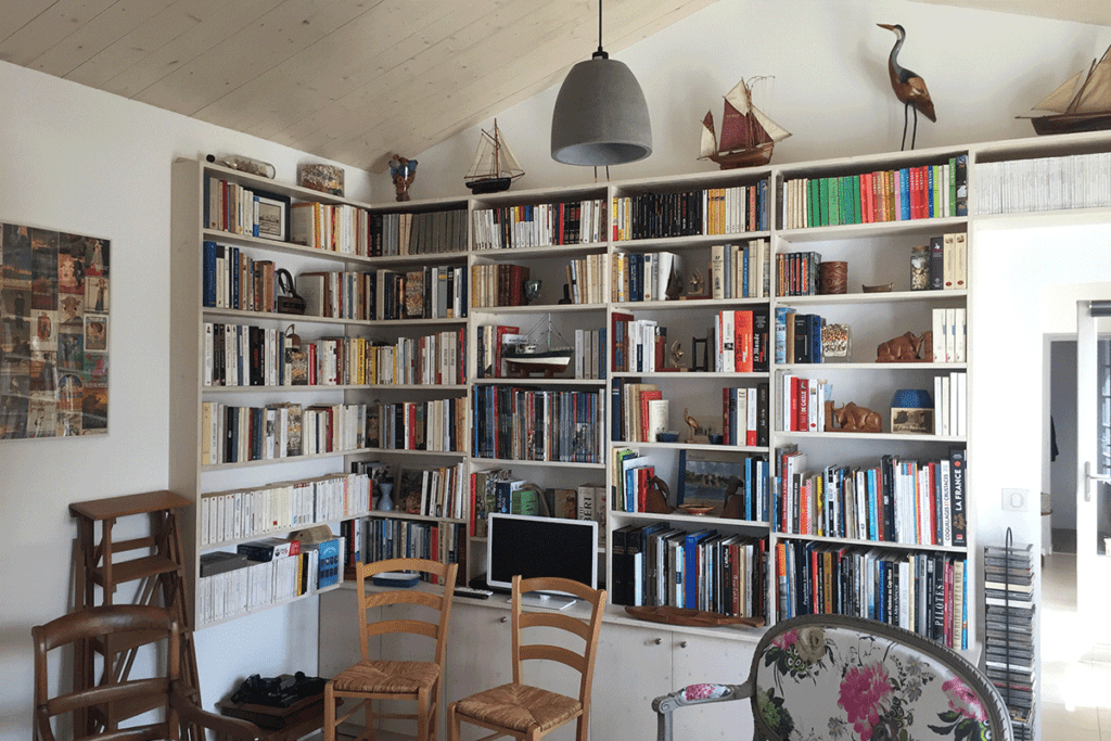 Réalisation d'une bibliothèque par l'atelier de Guilbaud et fils