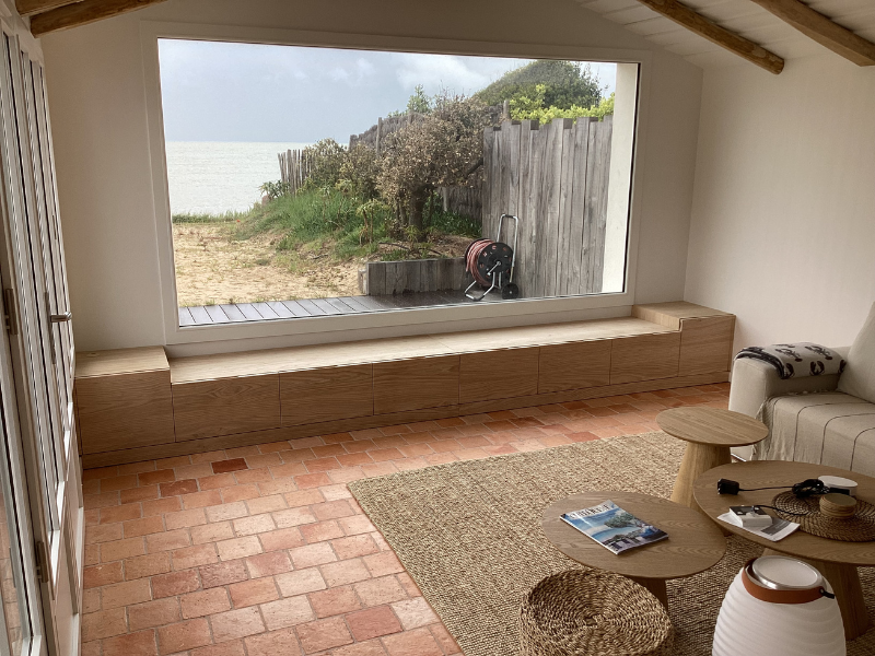 Meuble sur mesure en bois massif, mobilier intérieur personnalisé par Guilbaud & Fils